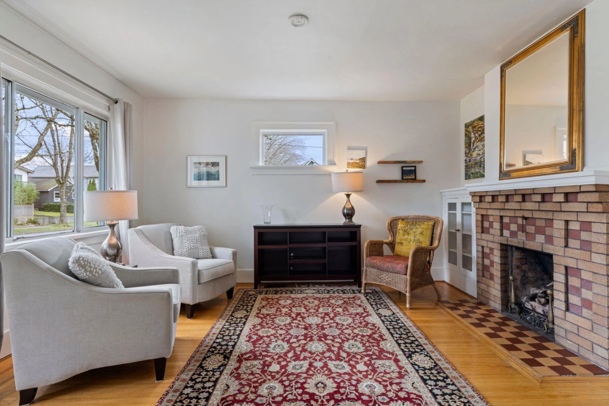 Living Room Photo of 2094 E 7th Avenue, Vancouver, BC