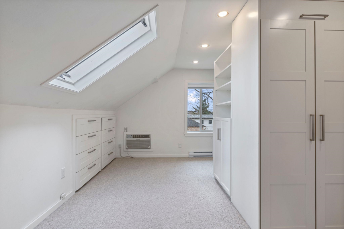 Powder Room Photo of 2094 E 7th Avenue, Vancouver, BC