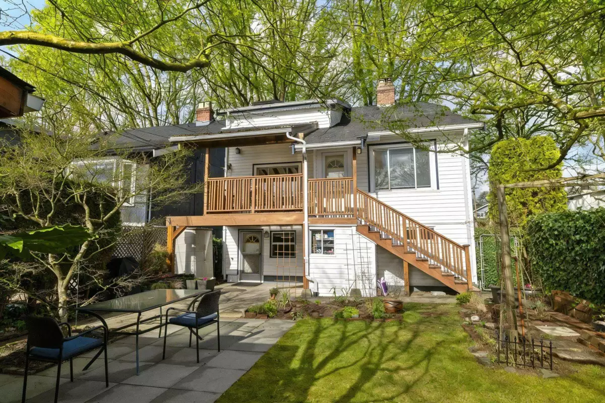 Staircase Photo of 2094 E 7th Avenue, Vancouver, BC