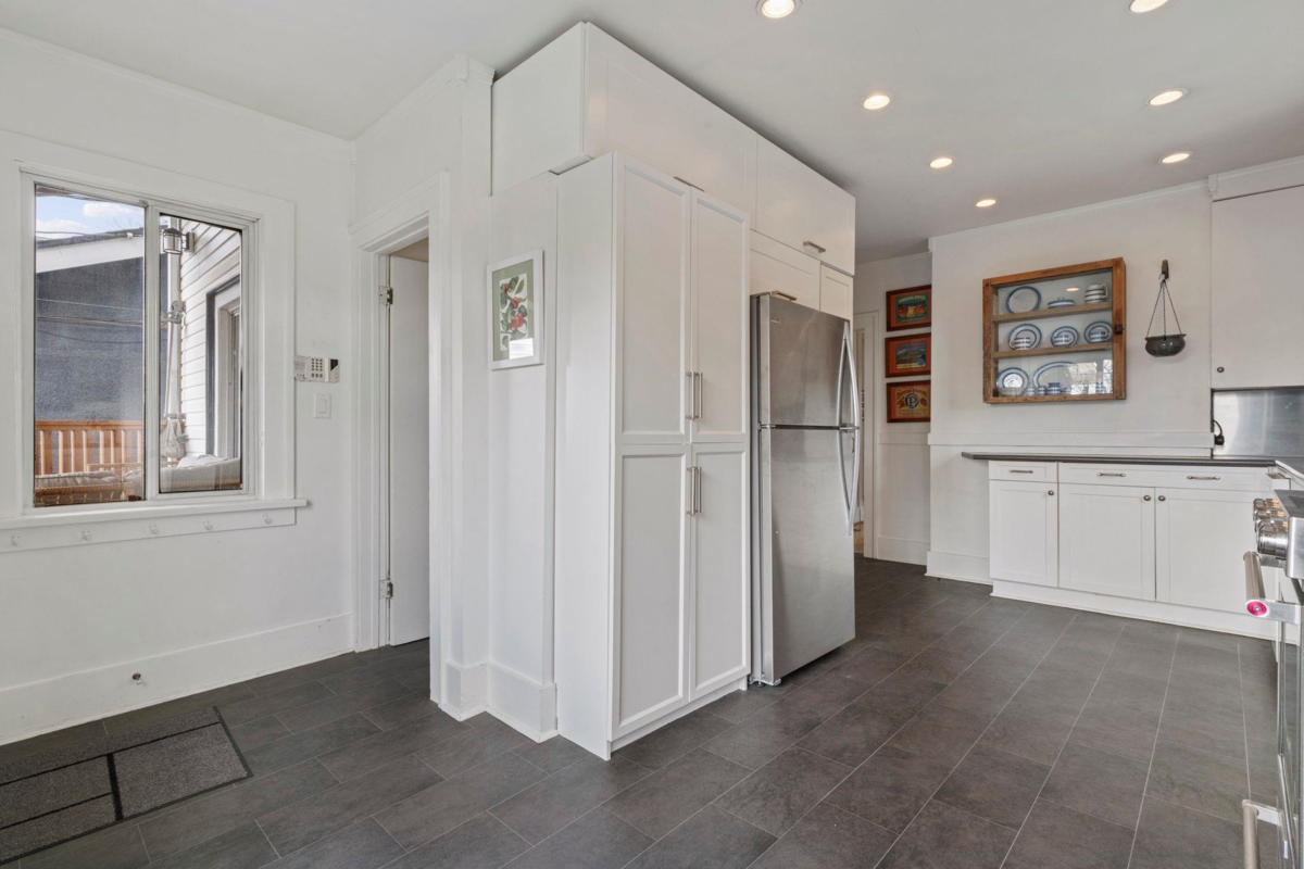 Walk-In Closet Photo of 2094 E 7th Avenue, Vancouver, BC