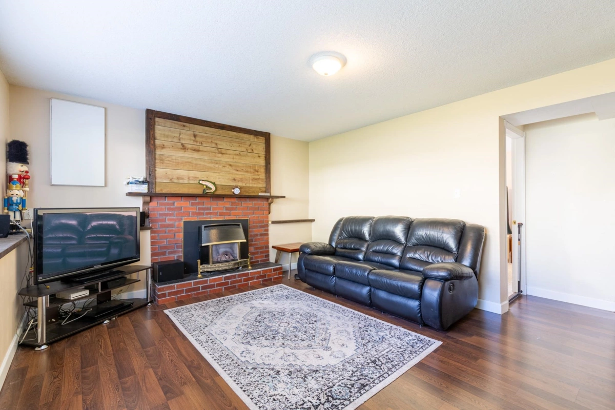 Backyard Photo of 32344 Mallard Place, Mission, BC