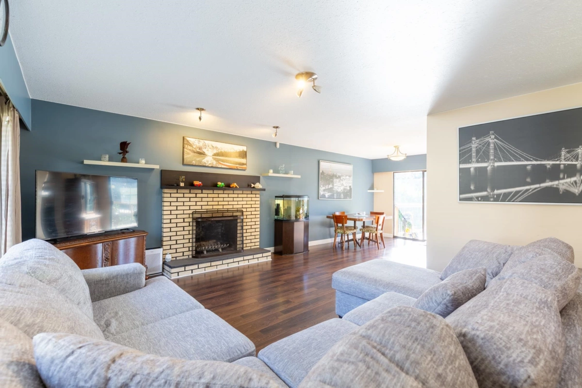 Dining Area Photo of 32344 Mallard Place, Mission, BC