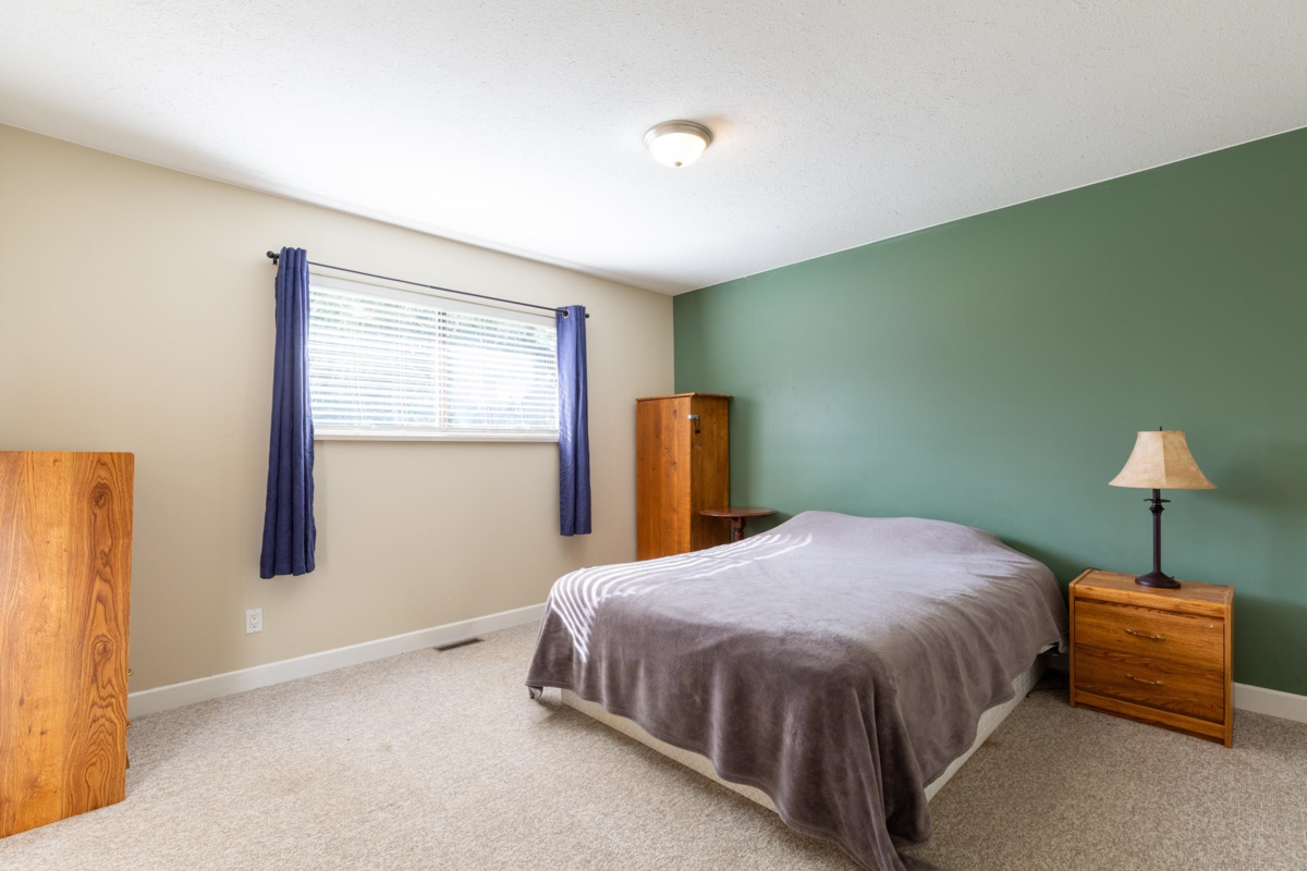 Entry Foyer Photo of 32344 Mallard Place, Mission, BC