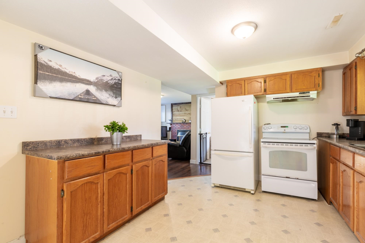 Outdoor Kitchen Photo of 32344 Mallard Place, Mission, BC