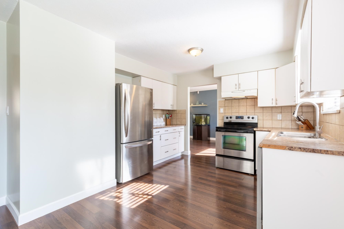 Pantry Photo of 32344 Mallard Place, Mission, BC