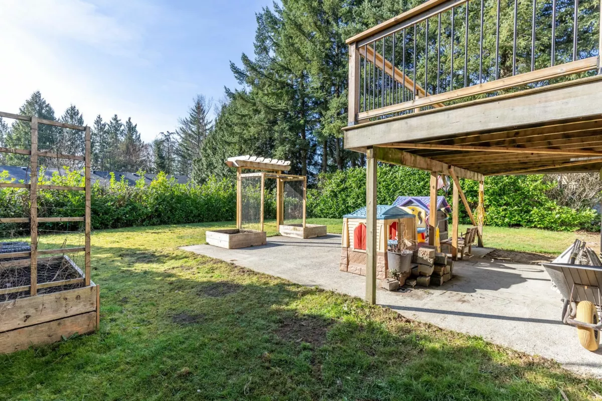 Playground / Recreational Area Near 32344 Mallard Place, Mission, BC