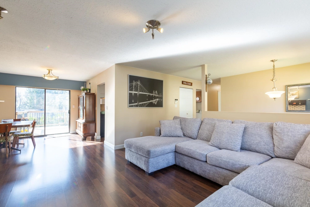 Powder Room Photo of 32344 Mallard Place, Mission, BC