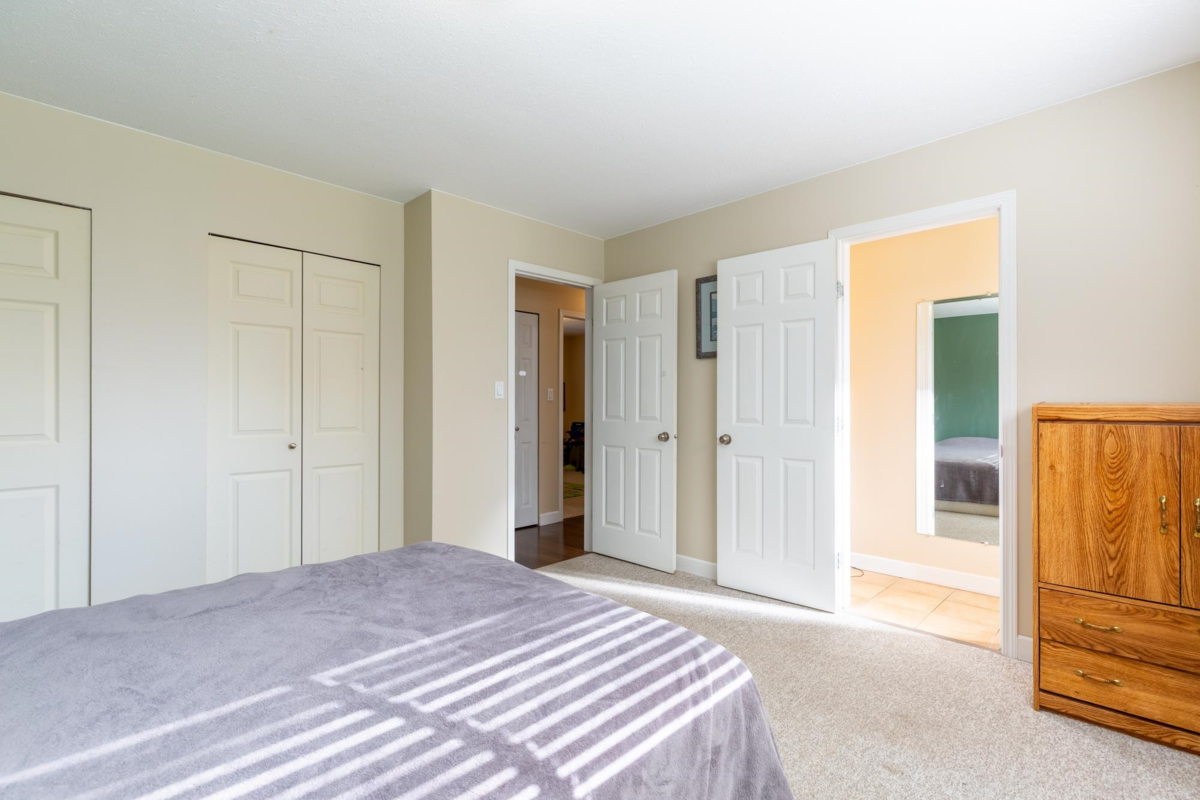 Staircase Photo of 32344 Mallard Place, Mission, BC