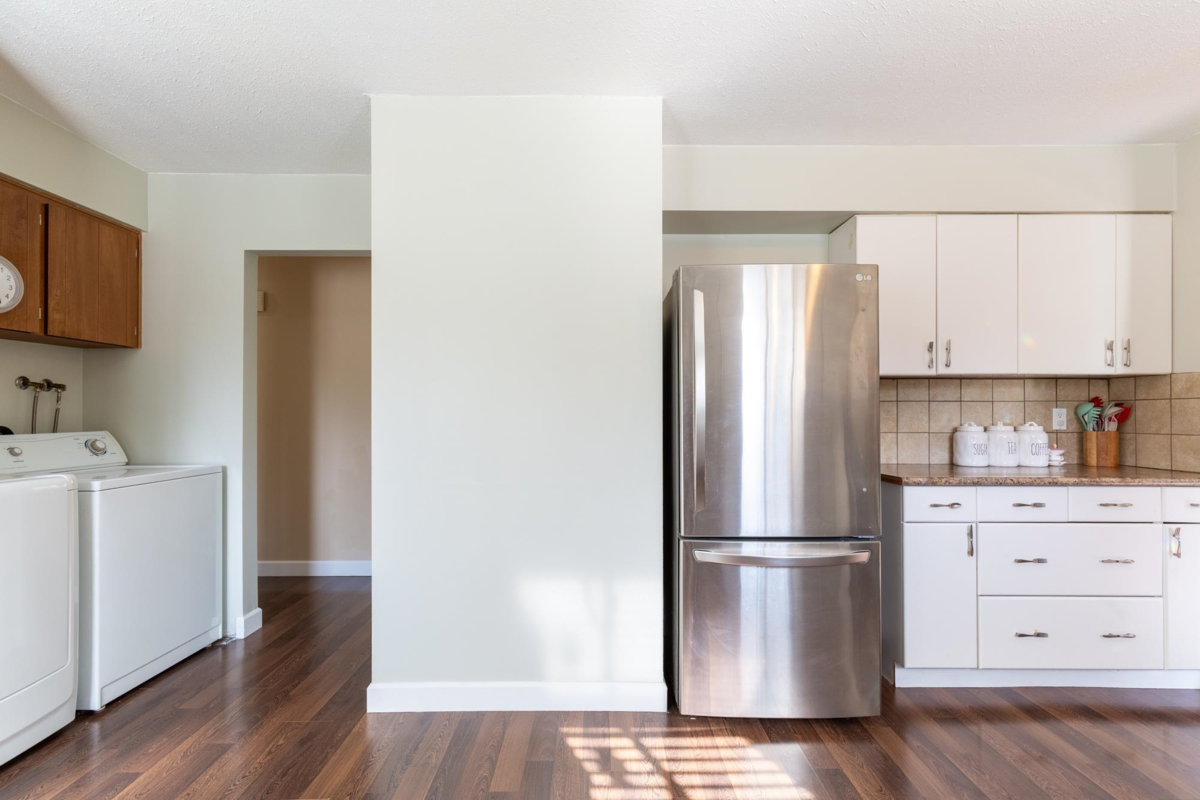 Walk-In Closet Photo of 32344 Mallard Place, Mission, BC