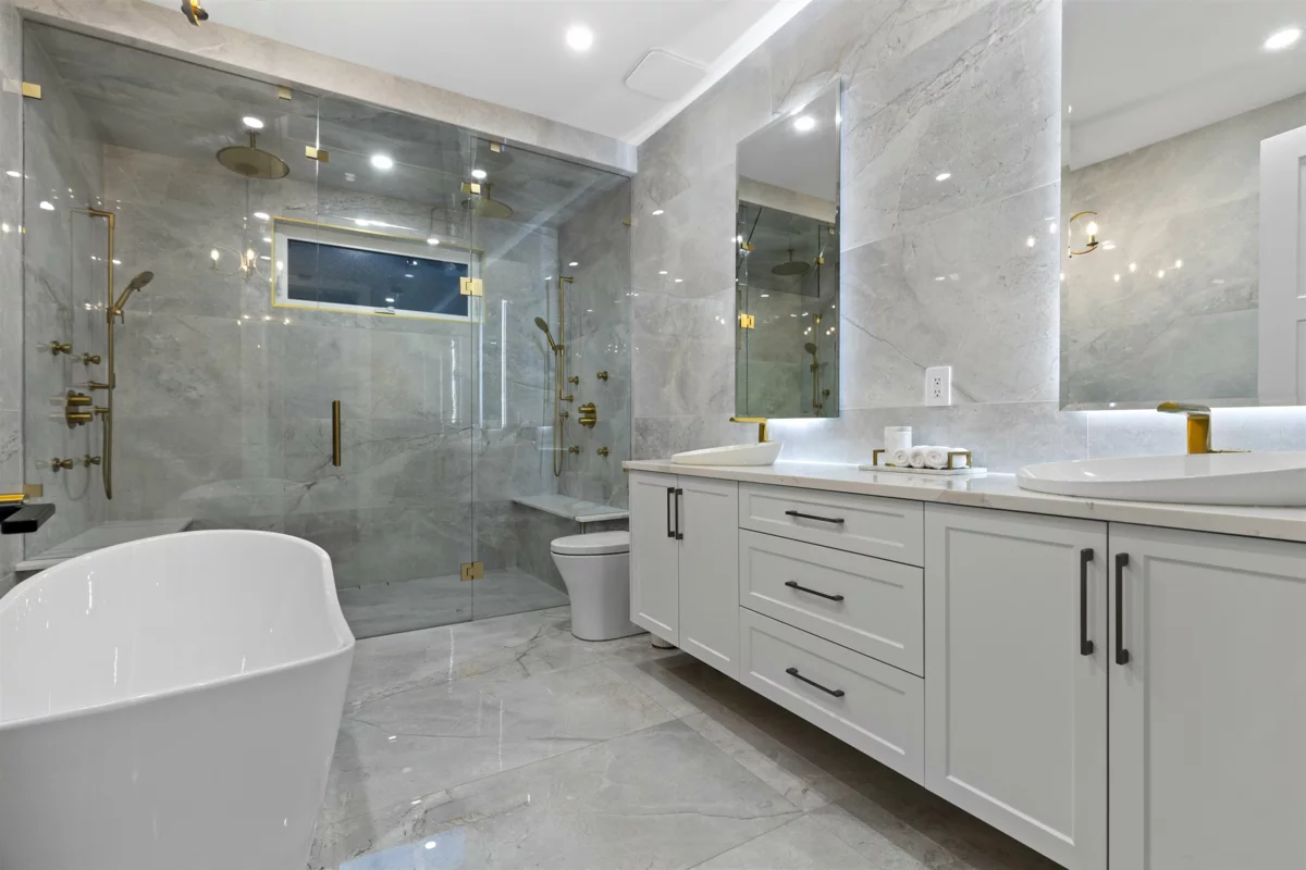 Entry Foyer Photo of 19759 33 Avenue, Langley, BC