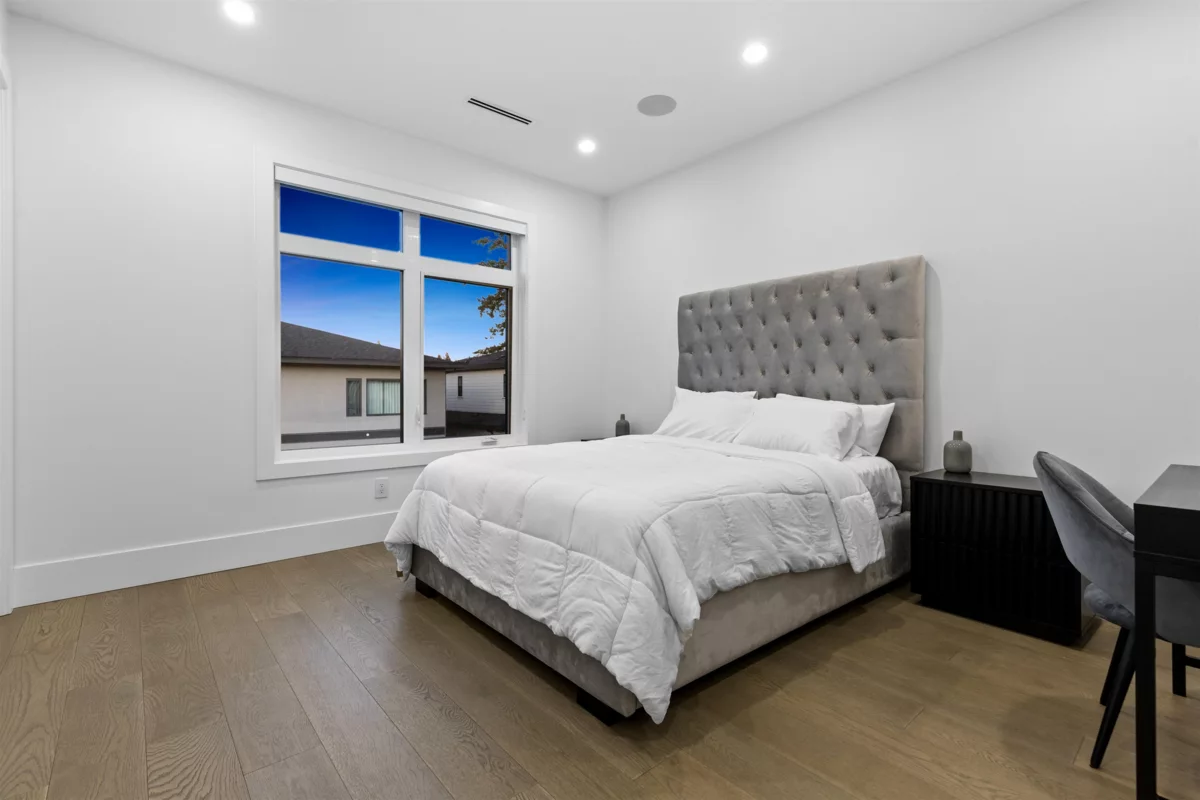 Front Yard Photo of 19759 33 Avenue, Langley, BC