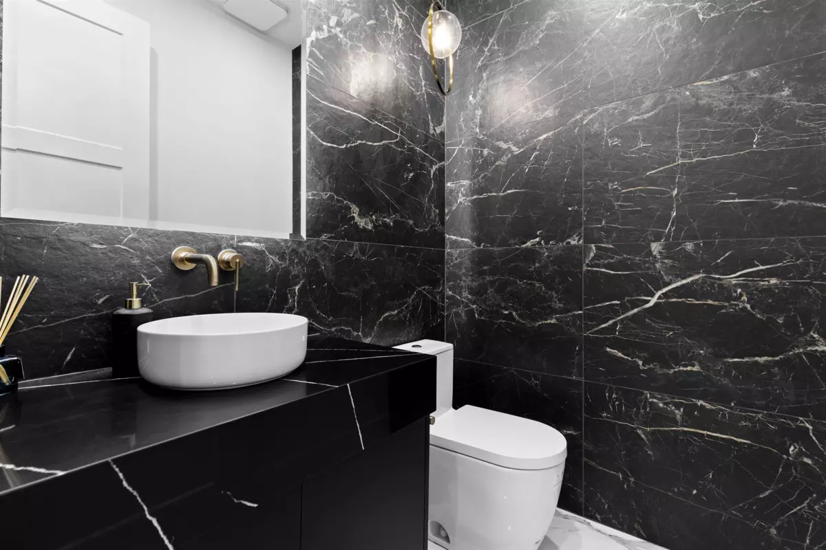 Kitchen Island Photo of 19759 33 Avenue, Langley, BC