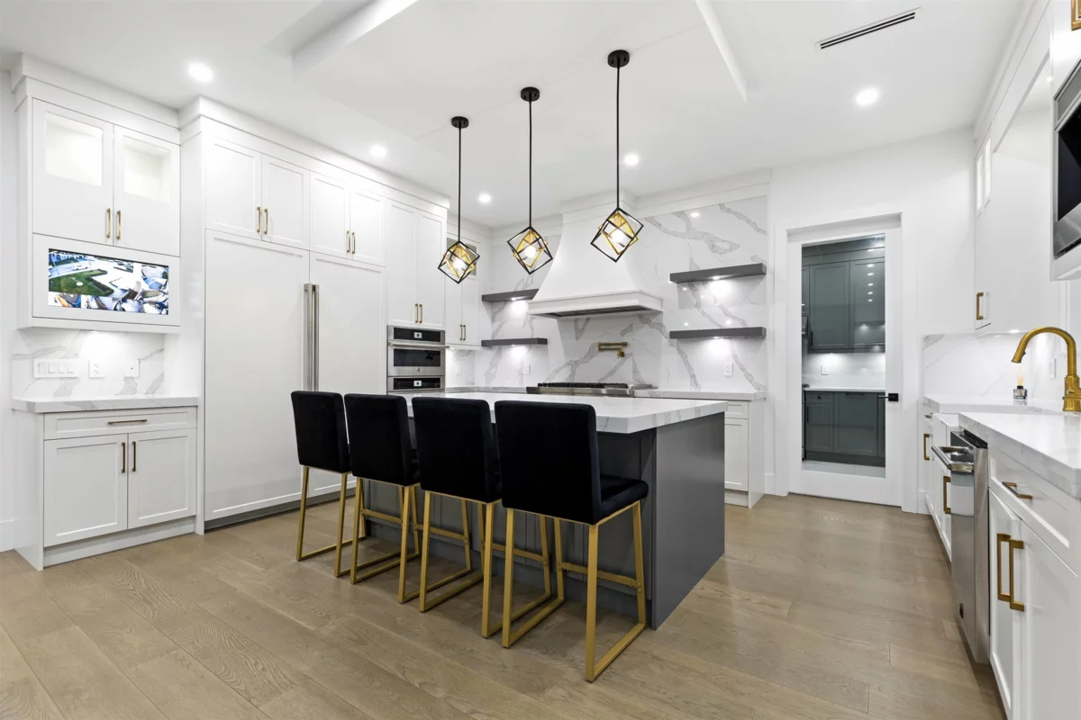 Primary Bathroom Photo of 19759 33 Avenue, Langley, BC