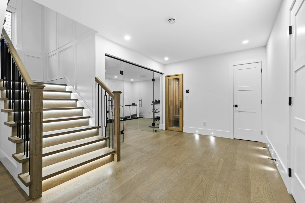 Swimming Pool Photo of 19759 33 Avenue, Langley, BC