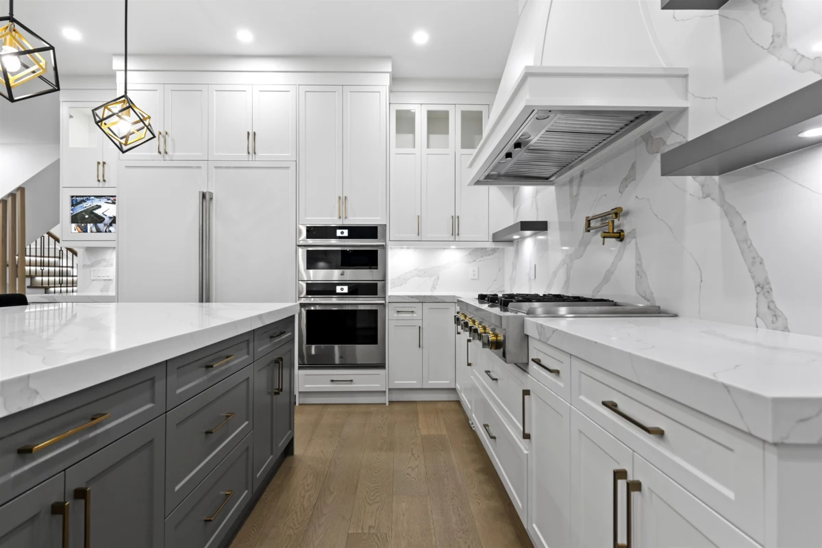 Walk-In Closet Photo of 19759 33 Avenue, Langley, BC