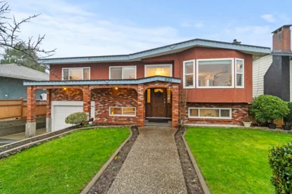 920 Grove Avenue, Burnaby, BC, Sperling-Duthie — 7 bed single family residence for sale