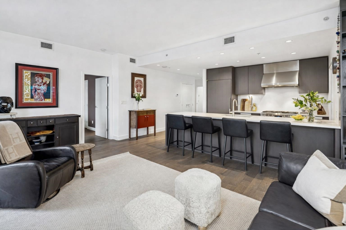 Kitchen Island Photo of PH1606 288 W 1st Avenue, Vancouver, BC