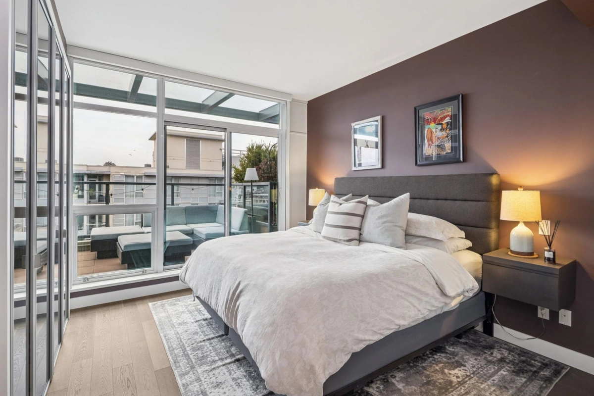 Walk-In Closet Photo of PH1606 288 W 1st Avenue, Vancouver, BC