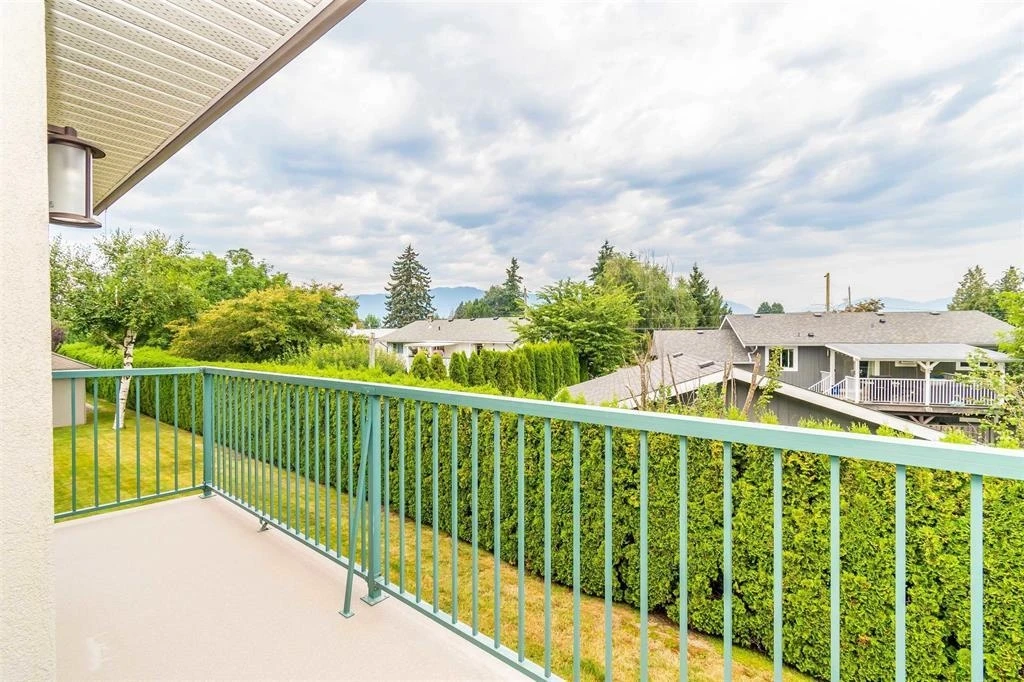 Living Room Photo of 12 8533 Broadway Road, Chilliwack, BC