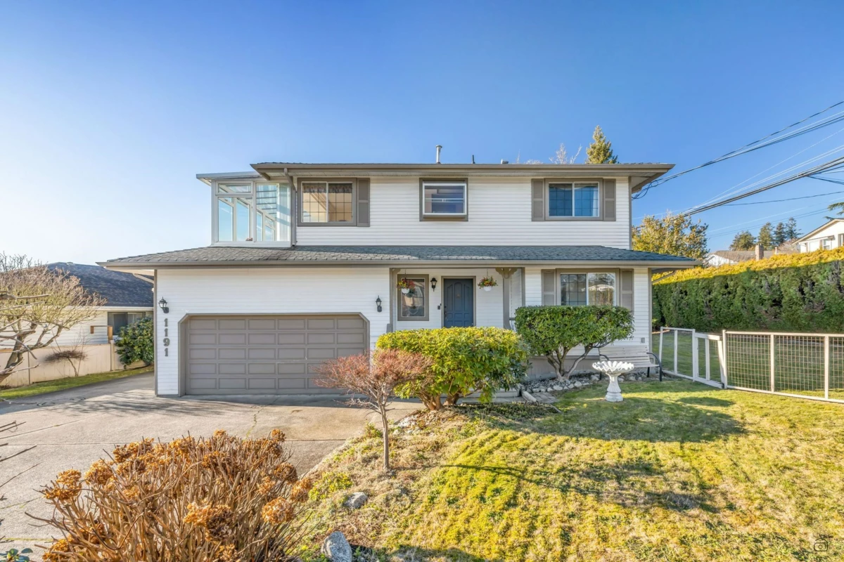 Family Room Photo of 1191 Finlay Street, White Rock, BC