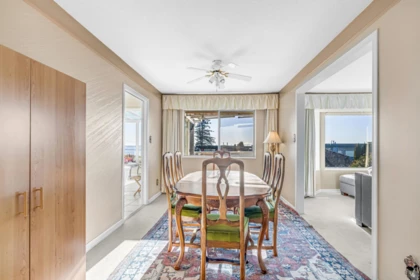 Hallway Photo of 1191 Finlay Street, White Rock, BC