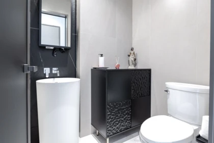Primary Bathroom Photo of 207 5177 Brighouse Way, Richmond, BC