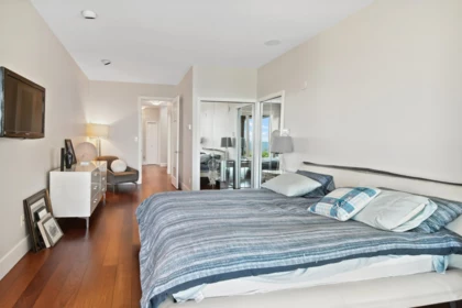 Bedroom 3 Photo of 15095 Royal Avenue, White Rock, BC