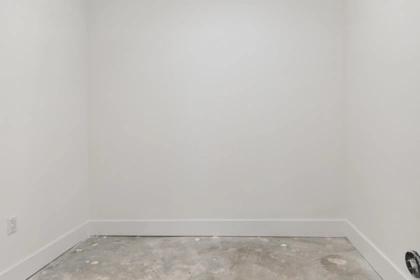 Hallway Photo of 15095 Royal Avenue, White Rock, BC