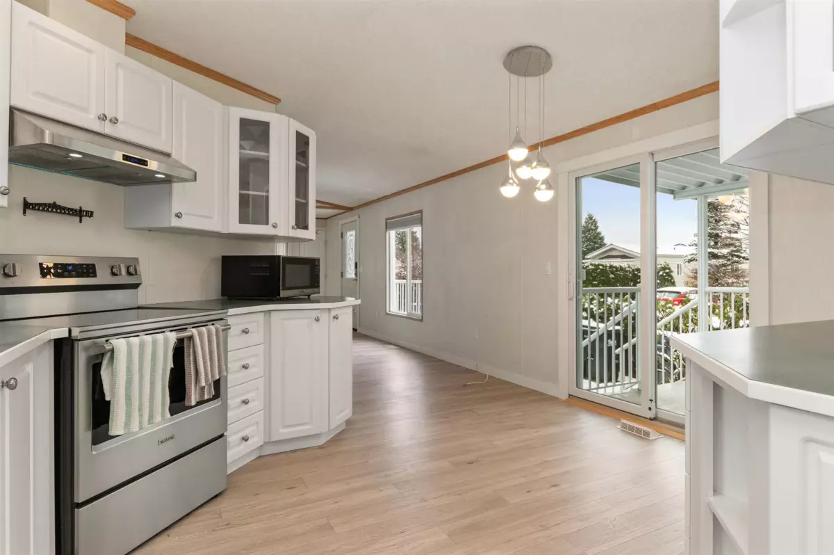 Family Room Photo of 14 62790 Flood Hope Road, Hope, BC