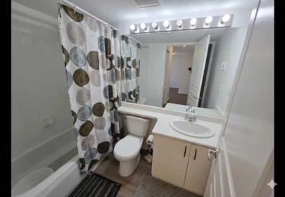 Primary Bathroom Photo of 310 20200 56 Avenue, Langley, BC