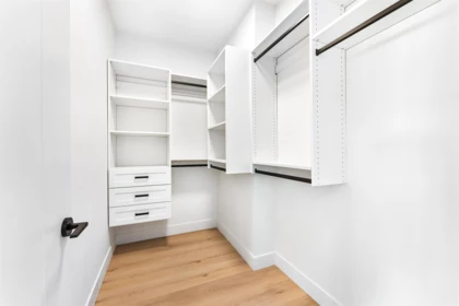 Hallway Photo of 2472 Glenwood Avenue, Port Coquitlam, BC