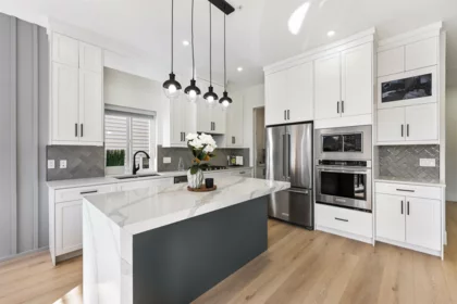 Kitchen Island Photo of 2472 Glenwood Avenue, Port Coquitlam, BC