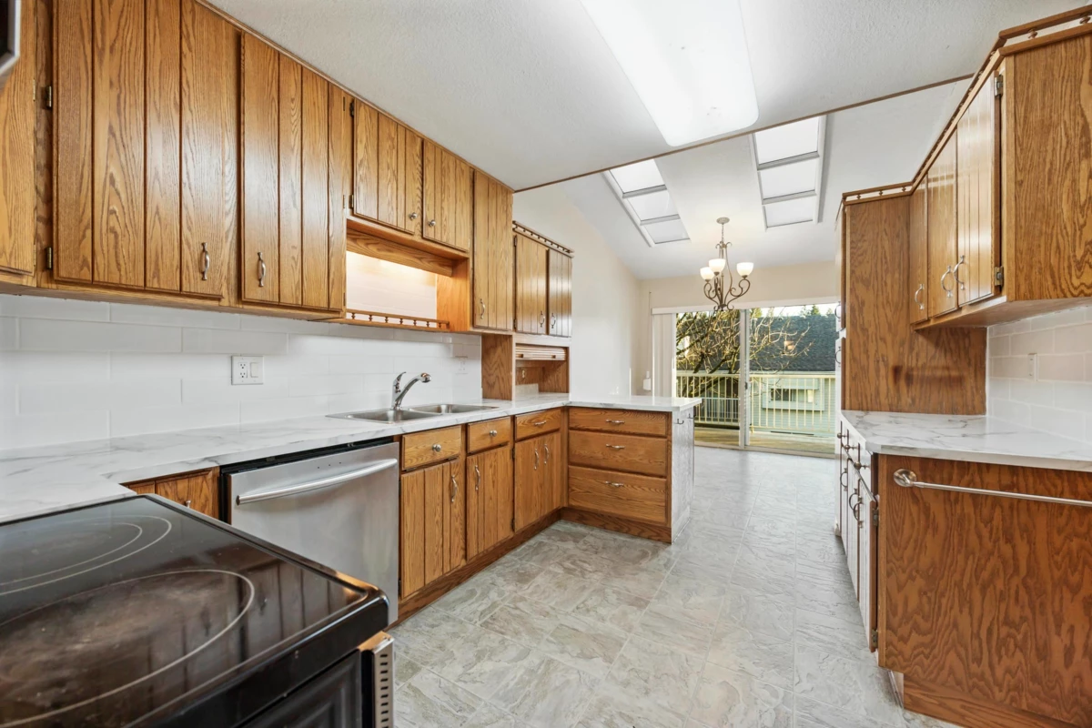 Living Room Photo of 9 3054 Trafalgar Street, Abbotsford, BC