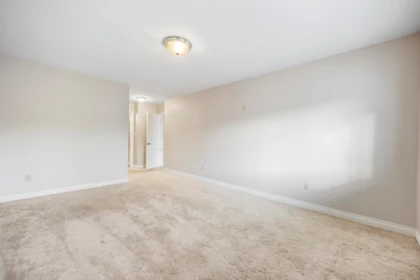 Entry Foyer Photo of 9 3054 Trafalgar Street, Abbotsford, BC