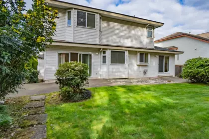 Swimming Pool Photo of 2983 Southern Crescent, Abbotsford, BC