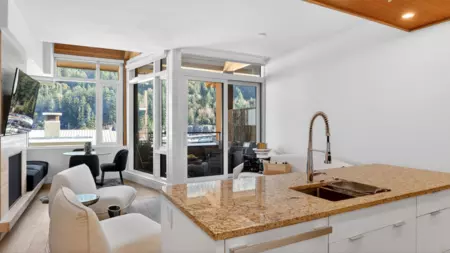 Kitchen Photo of 506 6687 Nelson Avenue, West Vancouver, BC