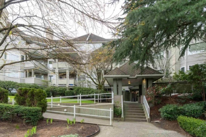 403 3738 Norfolk Street, Burnaby, BC, Burnaby — Apartment/Condo for sale