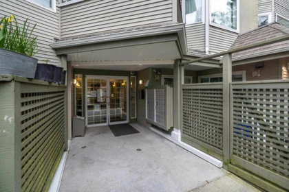 403 3738 Norfolk Street, Burnaby, BC, Burnaby — Apartment/Condo for sale