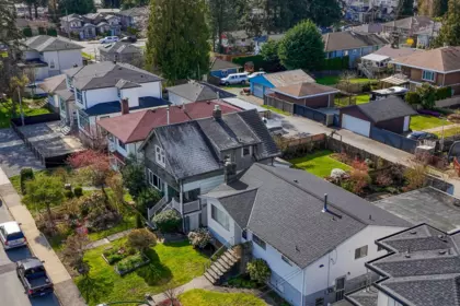 8351 14th Avenue, Burnaby, BC, Burnaby — Single Family Residence for sale
