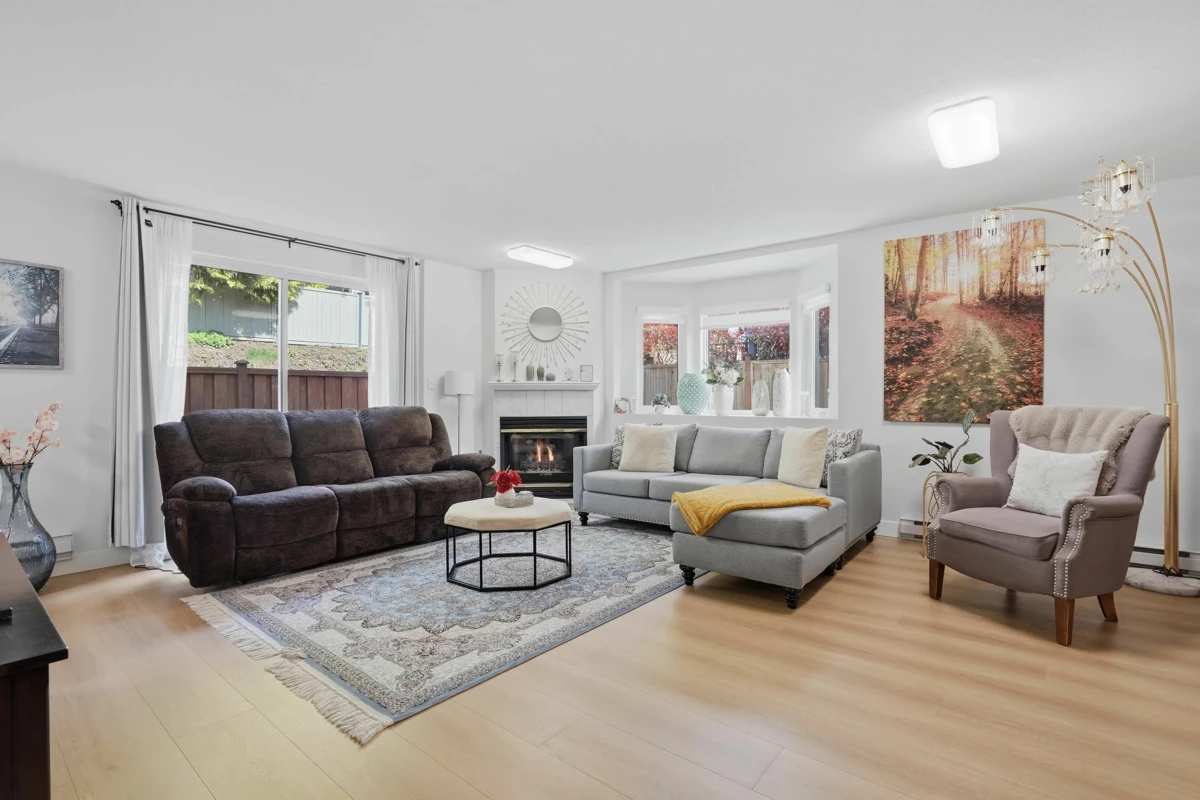 Living Room Photo of 5 7901 13th Avenue, Burnaby, BC