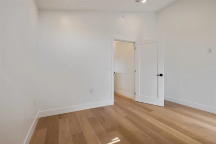 Hallway Photo of #2 1166 E 26th Avenue, Vancouver, BC