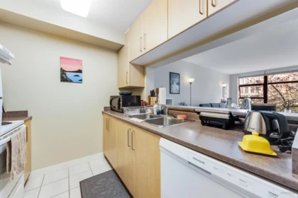 301 5380 Oben Street, Vancouver, BC, Vancouver — Apartment/Condo for sale