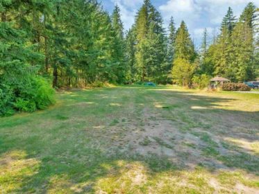 Community Amenities Photo (Clubhouse) of 20107 Beacon Road, Hope, BC