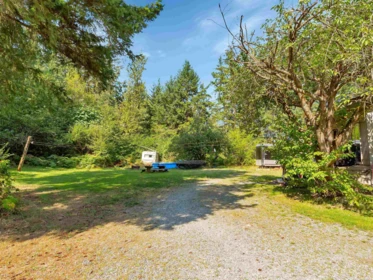 Outdoor Kitchen Photo of 20107 Beacon Road, Hope, BC