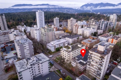 Office / Den Photo of 2 1879 Barclay Street, Vancouver, BC