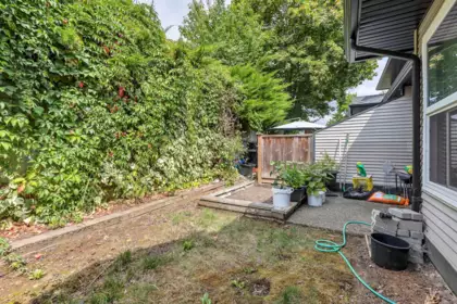 Front Yard Photo of 18 36060 Old Yale Road, Abbotsford, BC