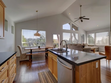 825 Bayview Heights Road, Gibsons, BC, Gibsons — Single Family Residence for sale