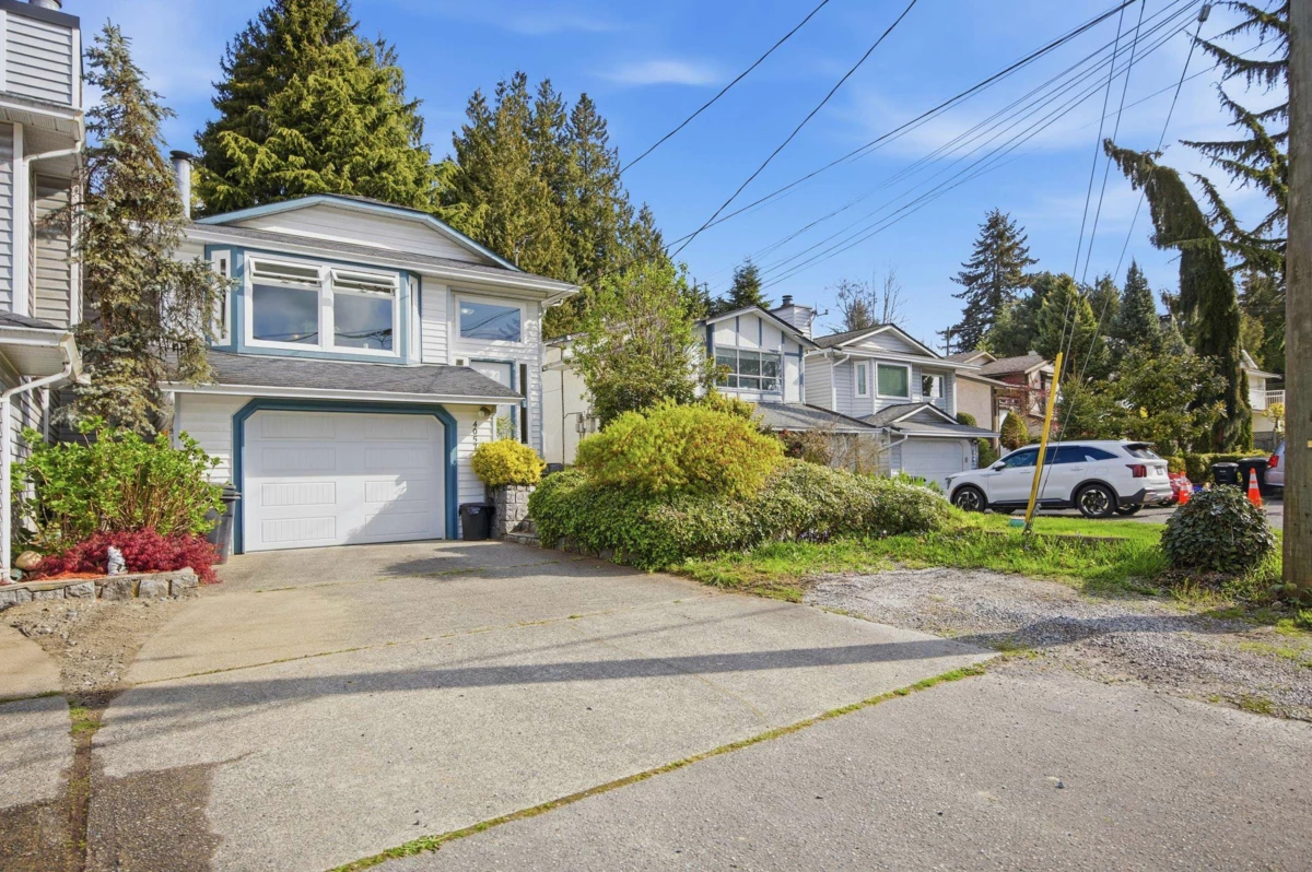 Living Room Photo of 4057 Marine Drive, Burnaby, BC