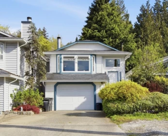 4057 Marine Drive, Burnaby, BC, Burnaby — Half Duplex for sale