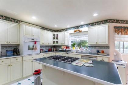 Breakfast Nook Photo of 9149 Briar Road, Burnaby, BC